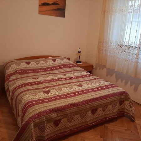 Apartment Mia Ровин Екстериор снимка