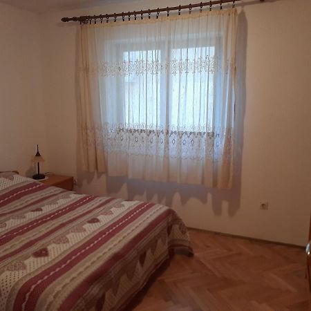Apartment Mia Ровин Екстериор снимка
