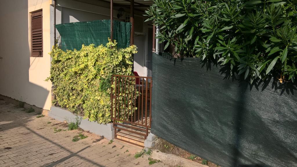 Apartment Mia Ровин Екстериор снимка